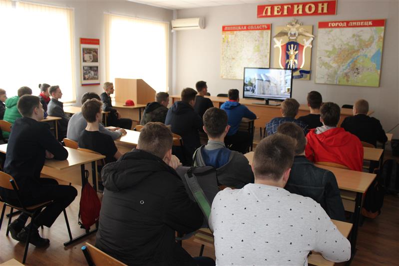 Бойцы липецкого ОМОНа  «Легион» провели для школьников День призывника