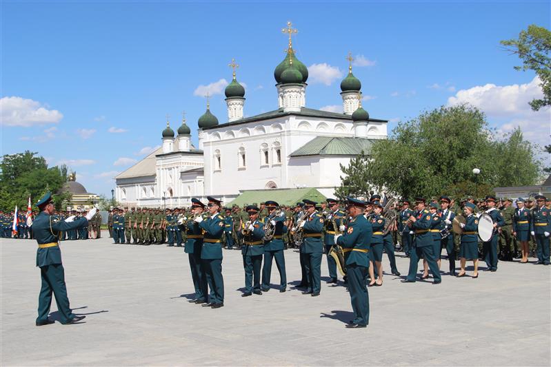 В Астраханском государственном кремле военнослужащие, ветераны и жители города отметили 50-летие с момента сформирования батальона оперативного назначения Росгвардии