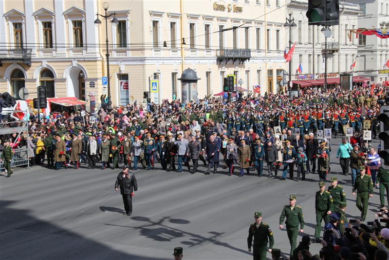 Военнослужащие и сотрудники Северо-Западного округа приняли участие в акции «Бессмертный полк»