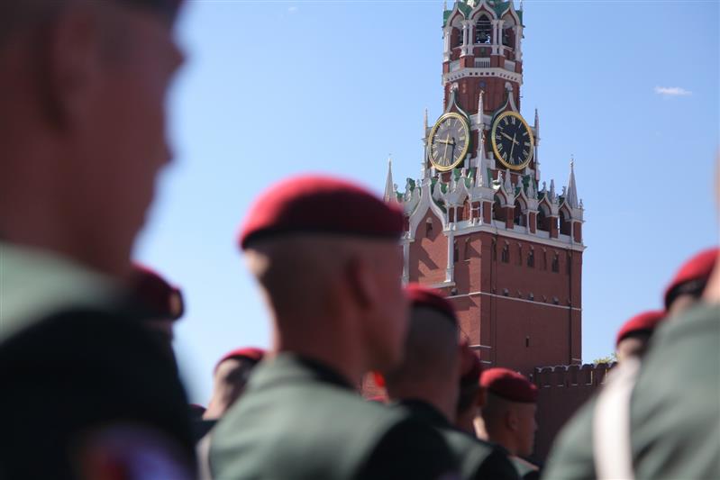 ДИРЕКТОР РОСГВАРДИИ ГЕНЕРАЛ АРМИИ ВИКТОР ЗОЛОТОВ  НАГРАДИЛ УЧАСТНИКОВ ПАРАДА ПОБЕДЫ 2017 ГОДА