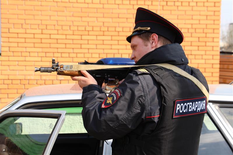 В Подмосковье сотрудники Росгвардии задержали мужчину, ограбившего несовершеннолетнего подростка