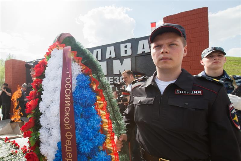 Под знаменем Великой Победы