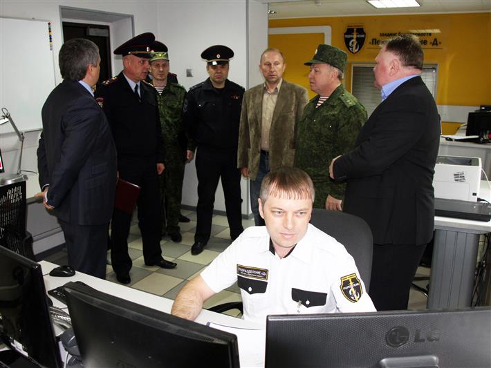 В Новосибирской области командующий Сибирским округом проверил работу инспекторов лицензионно-разрешительной работы