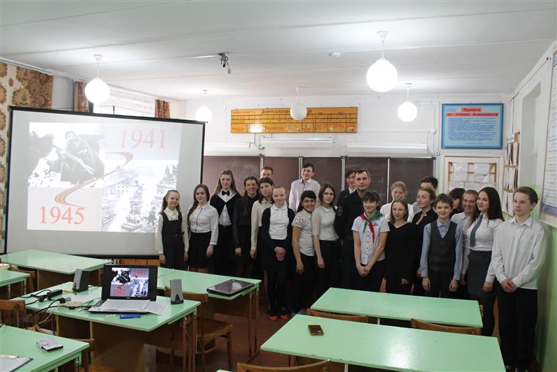 В Вологодской области сотрудники ОМОНа Росгвардии провели урок Мужества для школьников