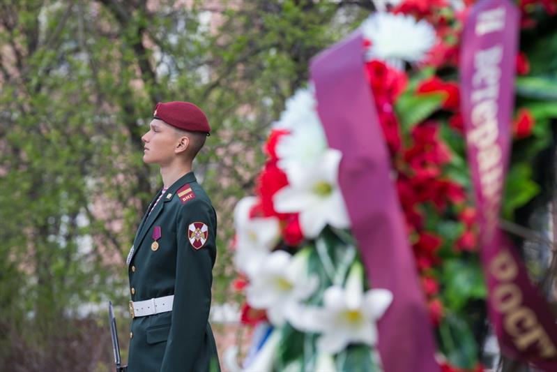 Под знаменем Великой Победы