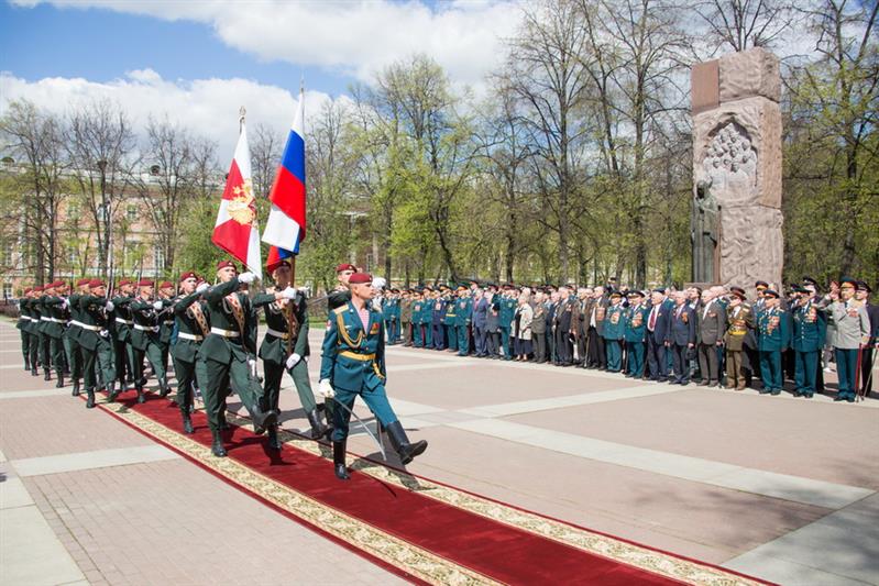 Под знаменем Великой Победы