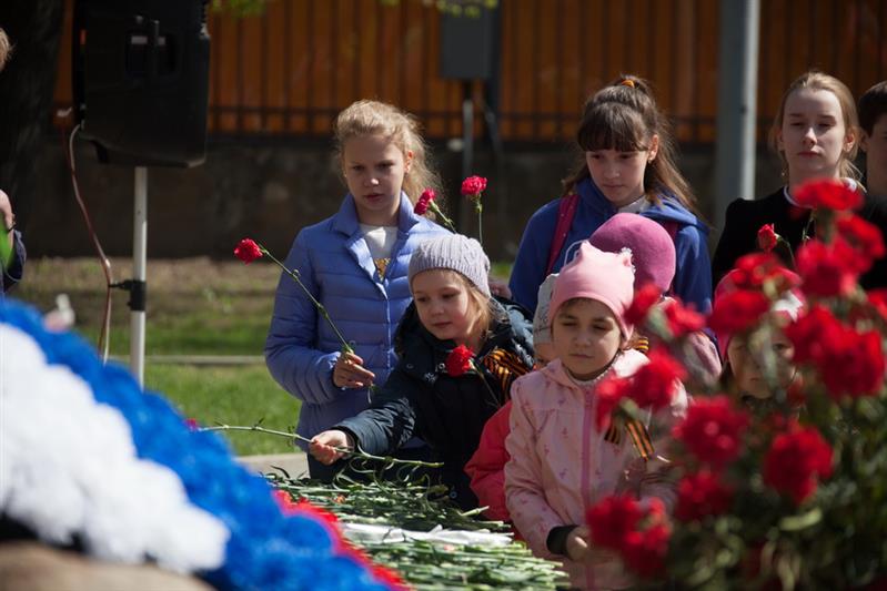 Под знаменем Великой Победы