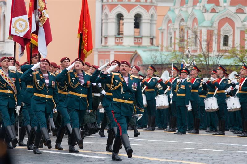 Под знаменем Великой Победы