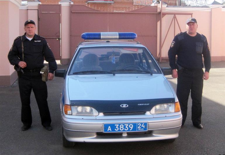 В  Красноярском крае сотрудники Росгвардии обеспечивают безопасность граждан и сохранность их имущества во время чрезвычайного происшествия