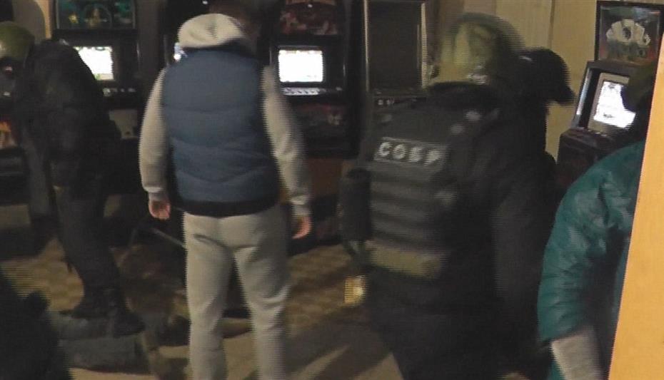 В Вологодской области сотрудники СОБРа Росгвардии пресекли деятельность игорного заведения