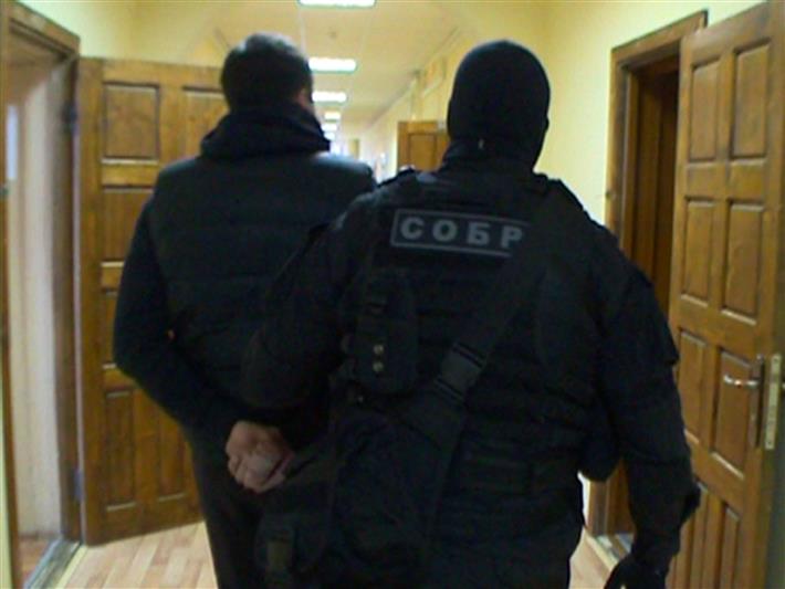 В г. Красноярске при силовой поддержке бойцов СОБРа пресечена деятельность преступной группы