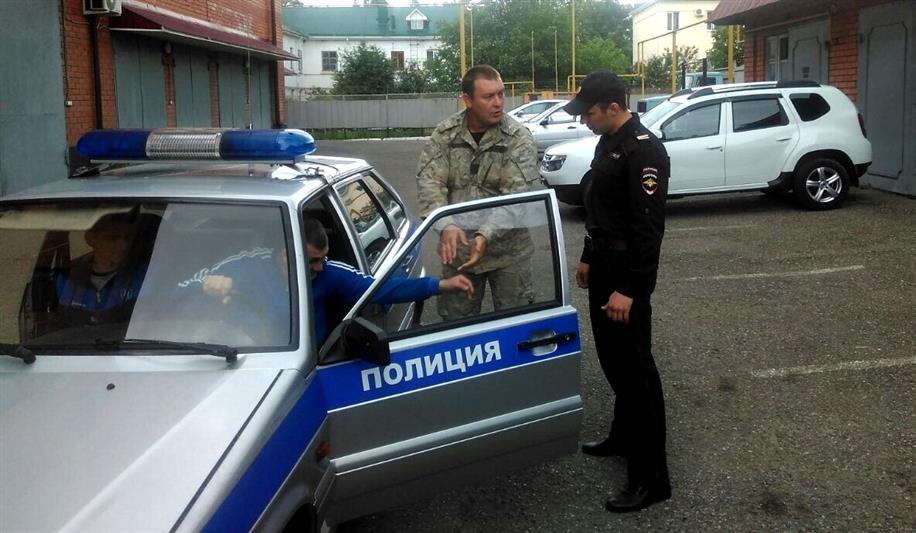В Республике Адыгея бойцы ОМОНа провели занятия с сотрудниками вневедомственной охраны