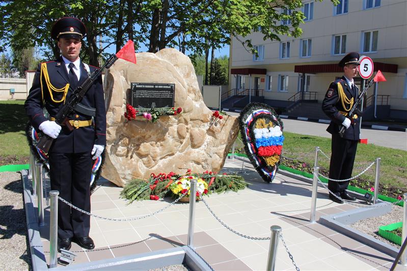 В г. Липецке открыли памятную доску военнослужащему, погибшему при выполнении воинского долга