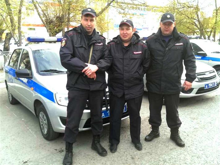 В г. Омске сотрудники Росгвардии спасли мужчину, который уснул в горящем доме