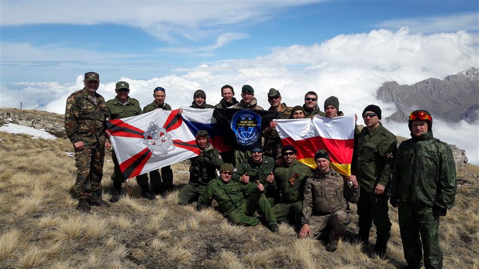 Военнослужащие Северо-Кавказского округа совершили восхождение на вершину горы