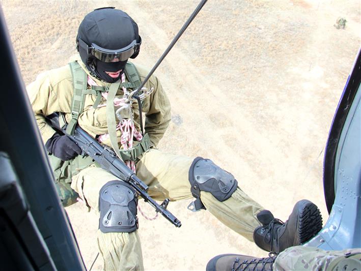 В Республике Бурятии прошли занятия с сотрудниками ОМОНа Росгвардии по десантной подготовке
