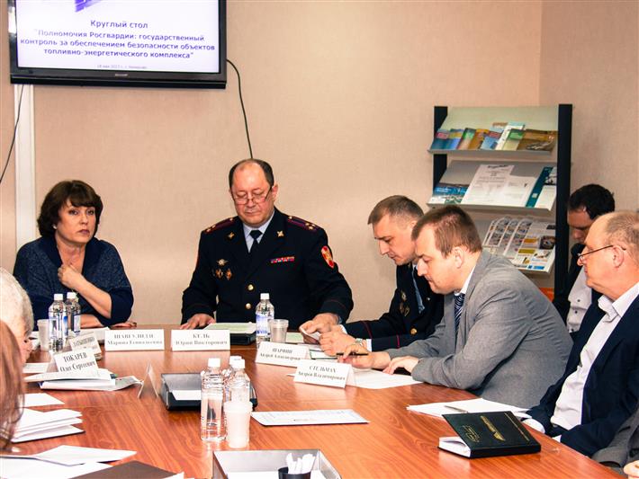 В Кемеровской области сотрудники Росгвардии и представители бизнеса провели совместное совещание по вопросам обеспечения безопасности объектов топливно-энергетического комплекса региона