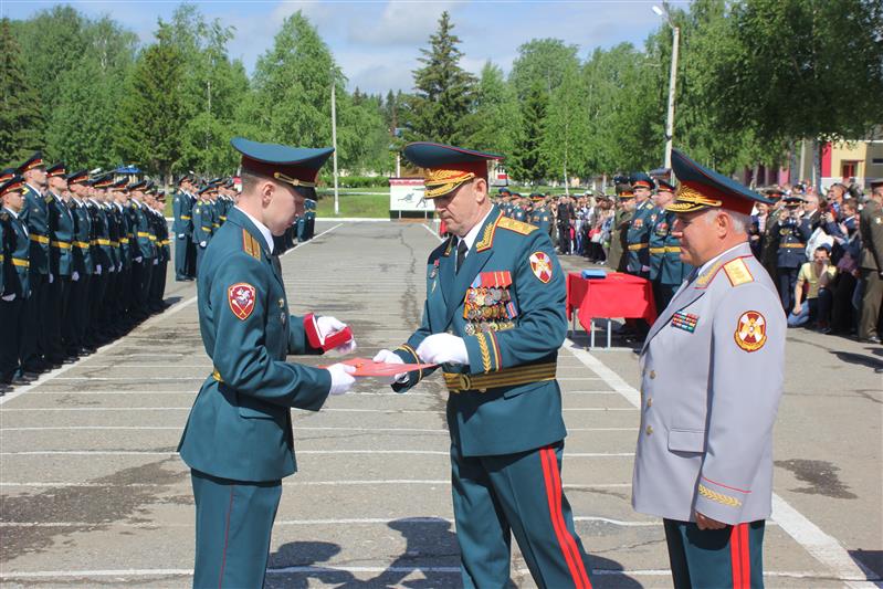 В Пермском военном институте войск национальной гвардии состоялся выпуск лейтенантов