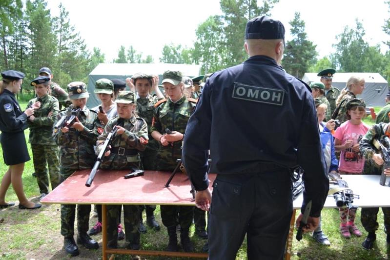 В Курганской области сотрудники Росгвардии приняли участие в открытии военно-исторического лагеря