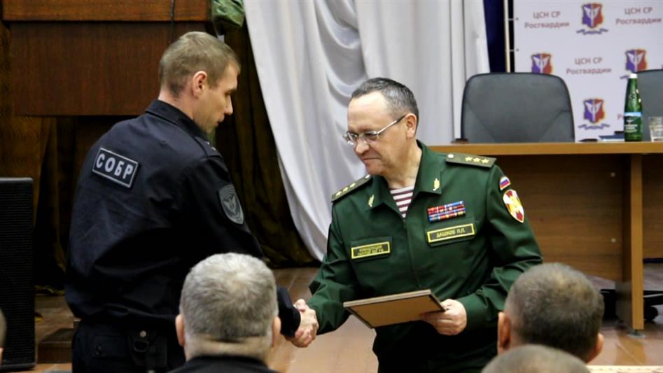 Командующий Центральным округом проинспектировал СОБР «Булат» Главного управления Росгвардии по Московской области