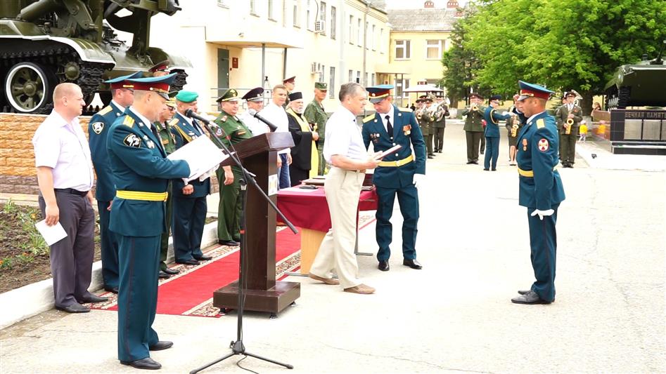 В Зеленокумске открыт памятник воинам-инженерам Росгвардии