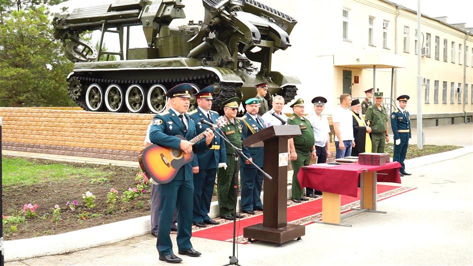 В Зеленокумске открыт памятник воинам-инженерам Росгвардии