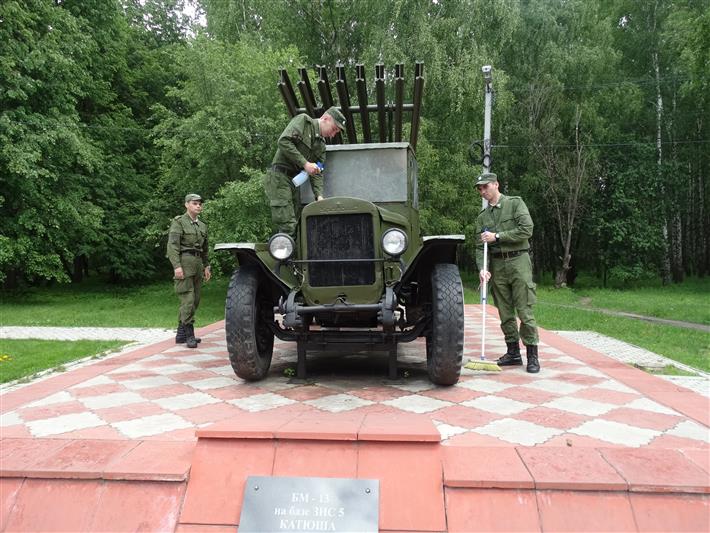 В Приволжском округе военнослужащие и сотрудники Росгвардии приняли участие в  мемориальной акции «Свеча Памяти»