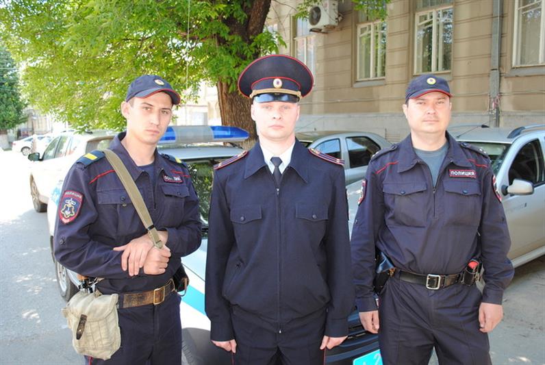 В Саратовской области сотрудники Росгвардии задержали гражданина, подозреваемого в незаконном обороте наркотиков