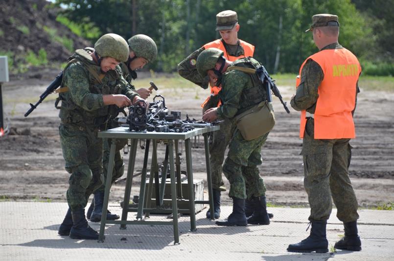 Военнослужащие Росгвардии приняли участие во всероссийских соревнованиях среди специалистов по ремонту вооружения