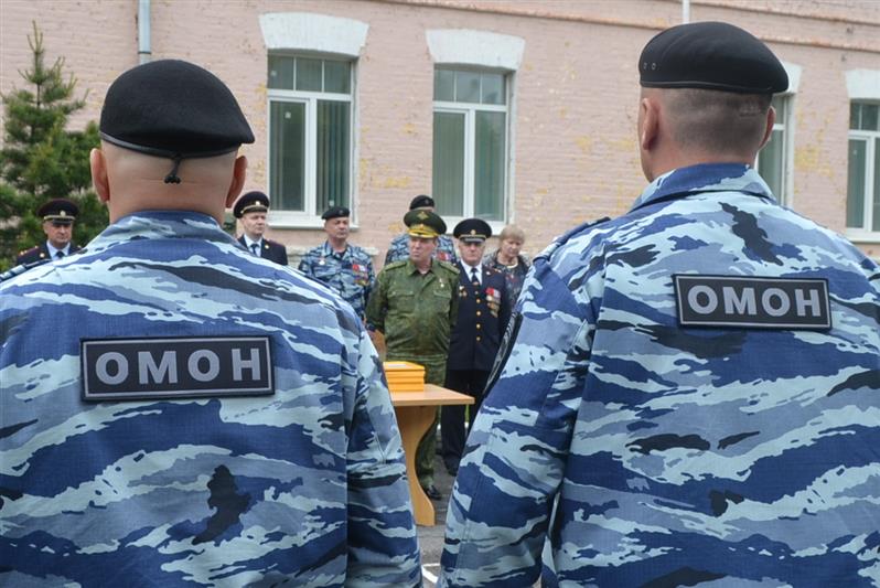 Командующий Восточным округом поздравил бойцов приморского ОМОНа с днем создания подразделения