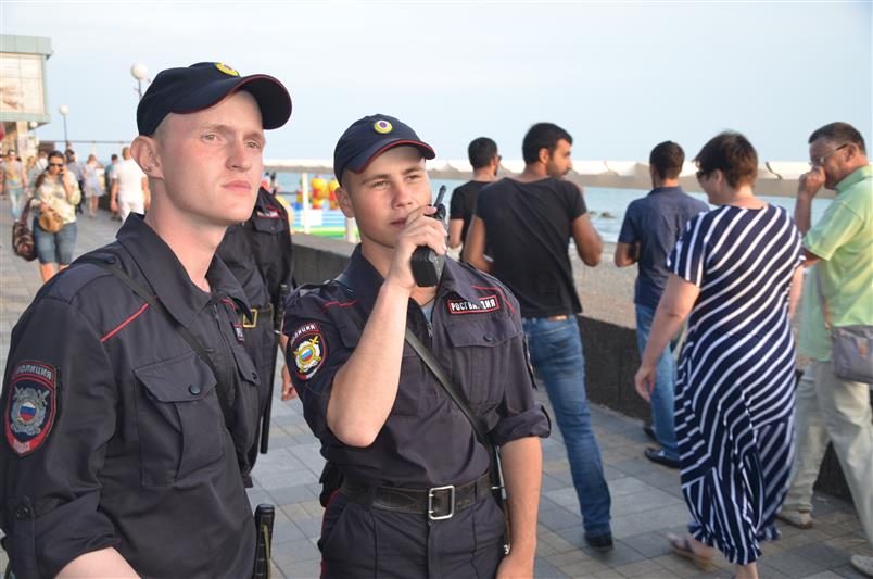 Военнослужащие специальной моторизованной воинской части задержали нарушителей общественного порядка в г. Сочи