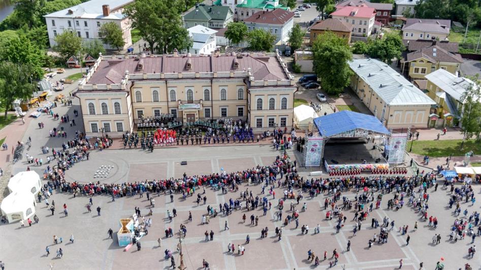 Сотрудники Росгвардии совместно с полицией обеспечили безопасность во время торжественных мероприятий, посвященных Дню города Вологды