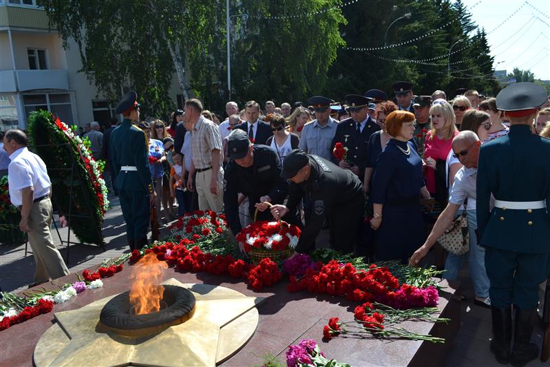 В г. Кургане сотрудники Росгвардии приняли участие в акции «Свеча памяти»