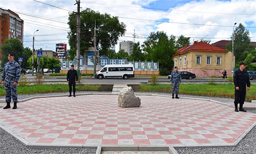 В г. Пензе сотрудники Росгвардии приняли участие в открытии сквера в память о погибших сотрудниках правоохранительных органов