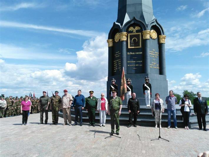 В МУЗЕЕ-ЗАПОВЕДНИКЕ БОРОДИНО ОТКРЫЛСЯ ДЕТСКО-ЮНОШЕСКИЙ ВОЕННО-ПАТРИОТИЧЕСКИЙ ЛАГЕРЬ РОСГВАРДИИ