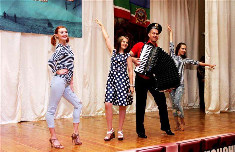 В г. Сочи проходят выступления концертной группы ансамбля песни и пляски отдельной ордена Жукова бригады оперативного назначения Северо-Кавказского округа Росгвардии