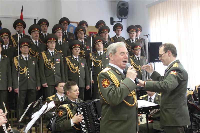 В Московской области Академический ансамбль песни и пляски Росгвардии выступил с концертной программой, посвященной Дню памяти и скорби