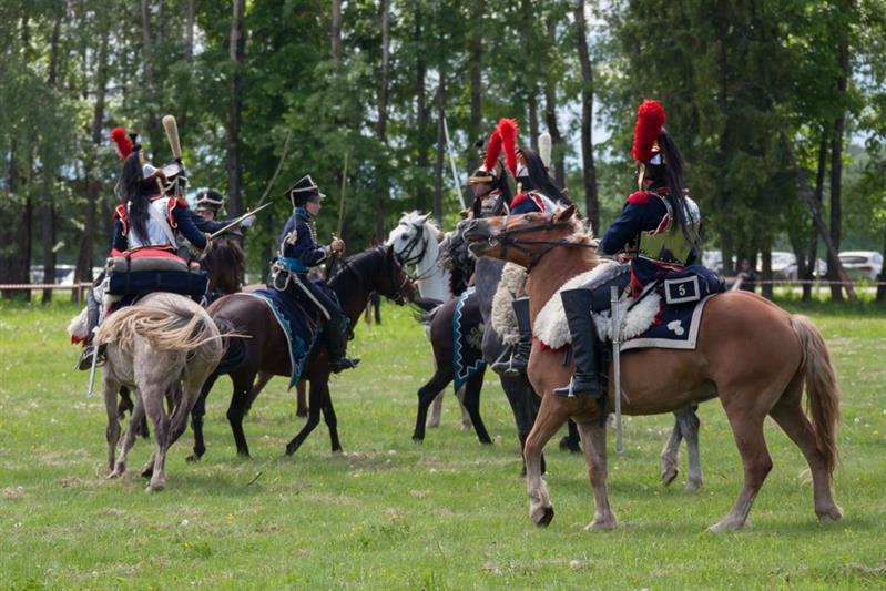 В МУЗЕЕ-ЗАПОВЕДНИКЕ БОРОДИНО ОТКРЫЛСЯ ДЕТСКО-ЮНОШЕСКИЙ ВОЕННО-ПАТРИОТИЧЕСКИЙ ЛАГЕРЬ РОСГВАРДИИ