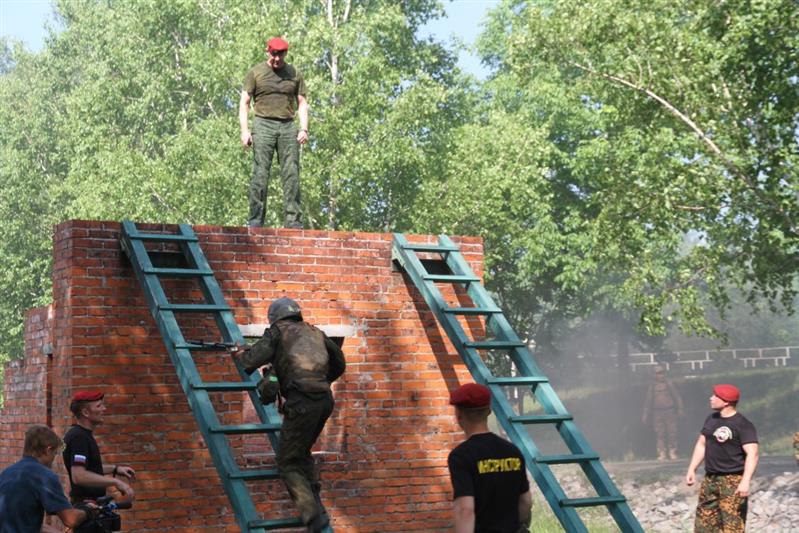В г. Хабаровске прошли квалификационные испытания на право ношения крапового берета