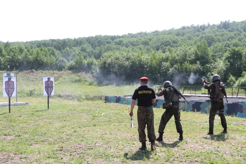 В г. Хабаровске прошли квалификационные испытания на право ношения крапового берета