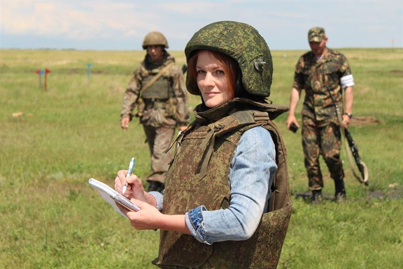 В Ростовской области военнослужащие и сотрудники Росгвардии обучили журналистов организации работы в особых условиях