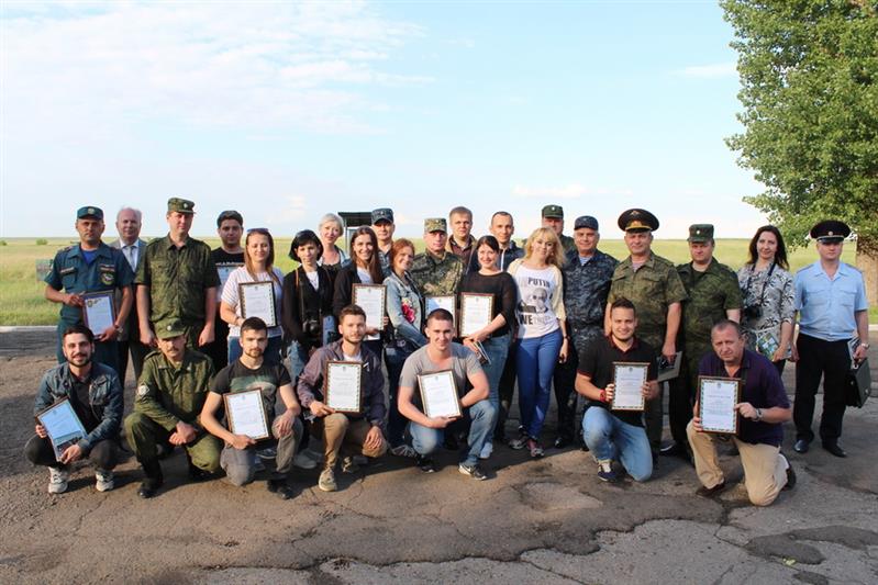 В Ростовской области военнослужащие и сотрудники Росгвардии обучили журналистов организации работы в особых условиях