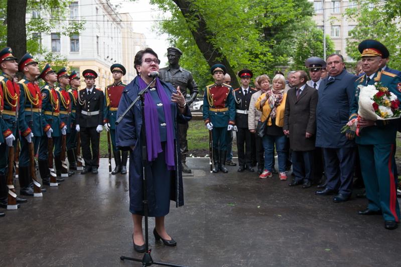 Поздравление Ларисе Васильевне Романовой, супруге Героя России генерал-полковника Анатолия Александровича Романова, с днём рождения