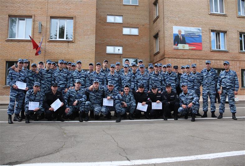 В г. Видном сотрудники СОБРа и ОМОНа Росгвардии успешно окончили обучение в Центре профессиональной подготовки МВД РФ