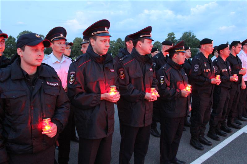 В День памяти и скорби военнослужащие и сотрудники Северо - Кавказского округа Росгвардии приняли участие во  Всероссийской акции «Свеча памяти»