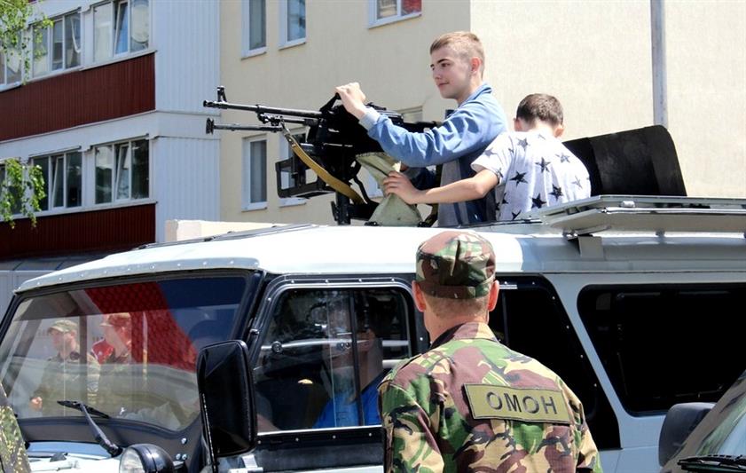 В г. Ставрополе сотрудники Росгвардии провели детский праздник