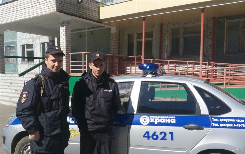 В Архангельской области сотрудники Росгвардии оказали помощь ребенку, оказавшемуся на улице без присмотра в ночное время