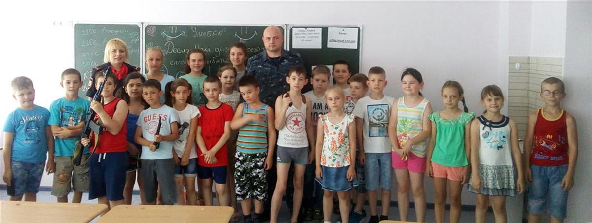 В г. Ростове-на-Дону сотрудники Росгвардии провели со школьниками профилактическое мероприятие «Осторожно, лето!»