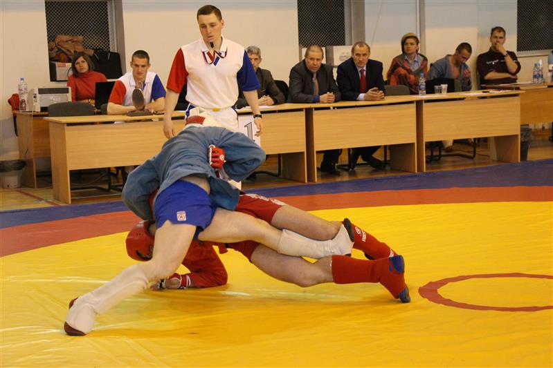 Сотрудники СОБРа Росгвардии стали чемпионами Вологодской области по боевому самбо