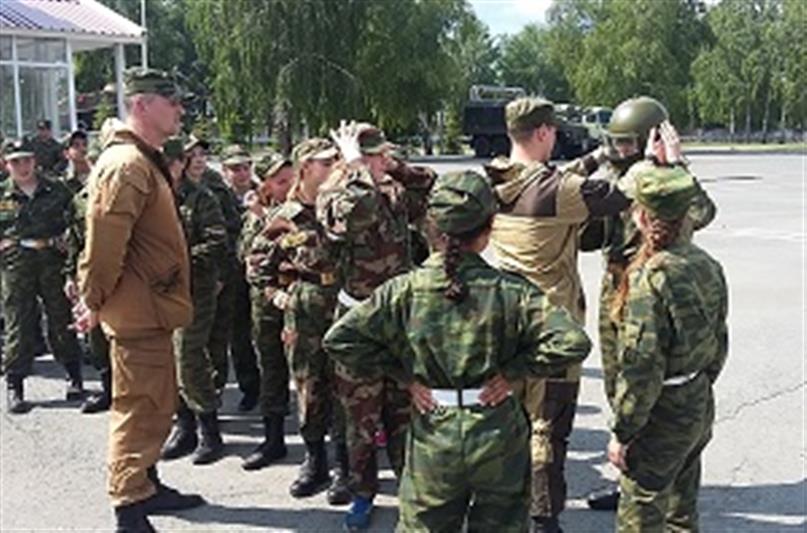 Сотрудники ОМОНа Управления Росгвардии по Тюменской области провели показательное выступления для учащихся кадетских классов региона